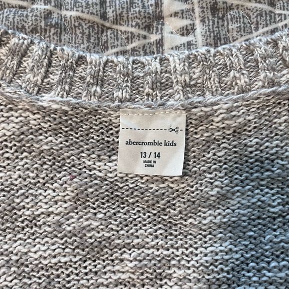 Abercrombie Kids Gray Cable-Knit Cardigan Size 13/14 - Picture 6 of 8